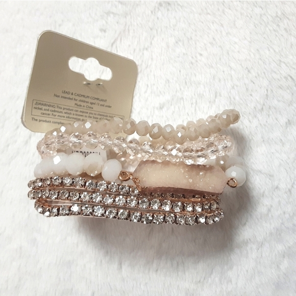 Assorted Bracelet Set - Picture 5 of 6